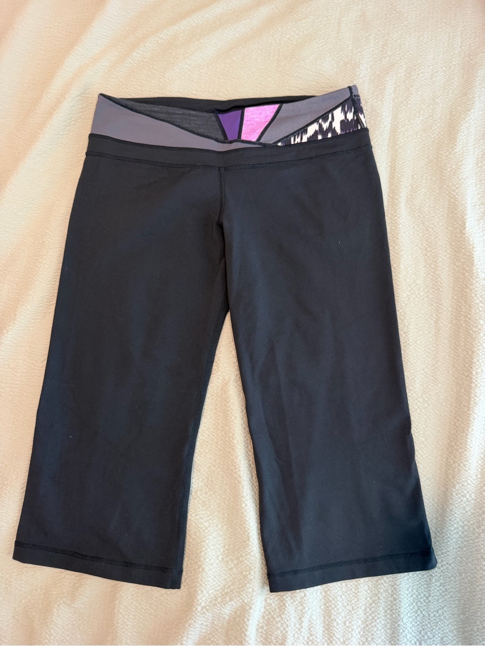 Rare NWT Lululemon Groove Crop Pants Black Multicolor Waistband Size 12